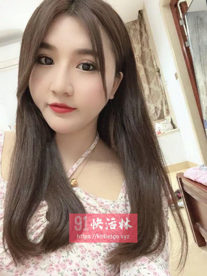 江岸年轻妹妹