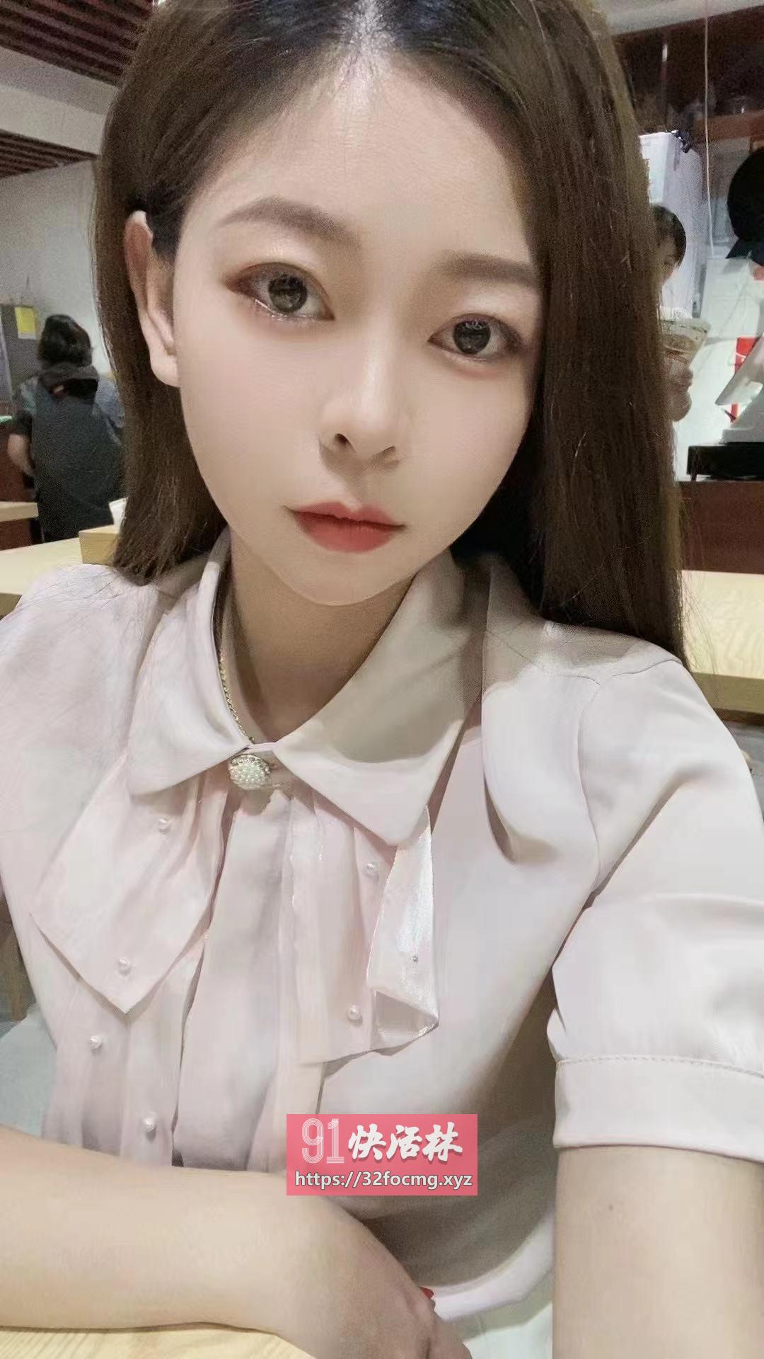 大胸颜值小艾