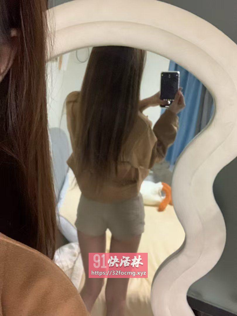 汉阳这样的小骚妹干2炮很值的