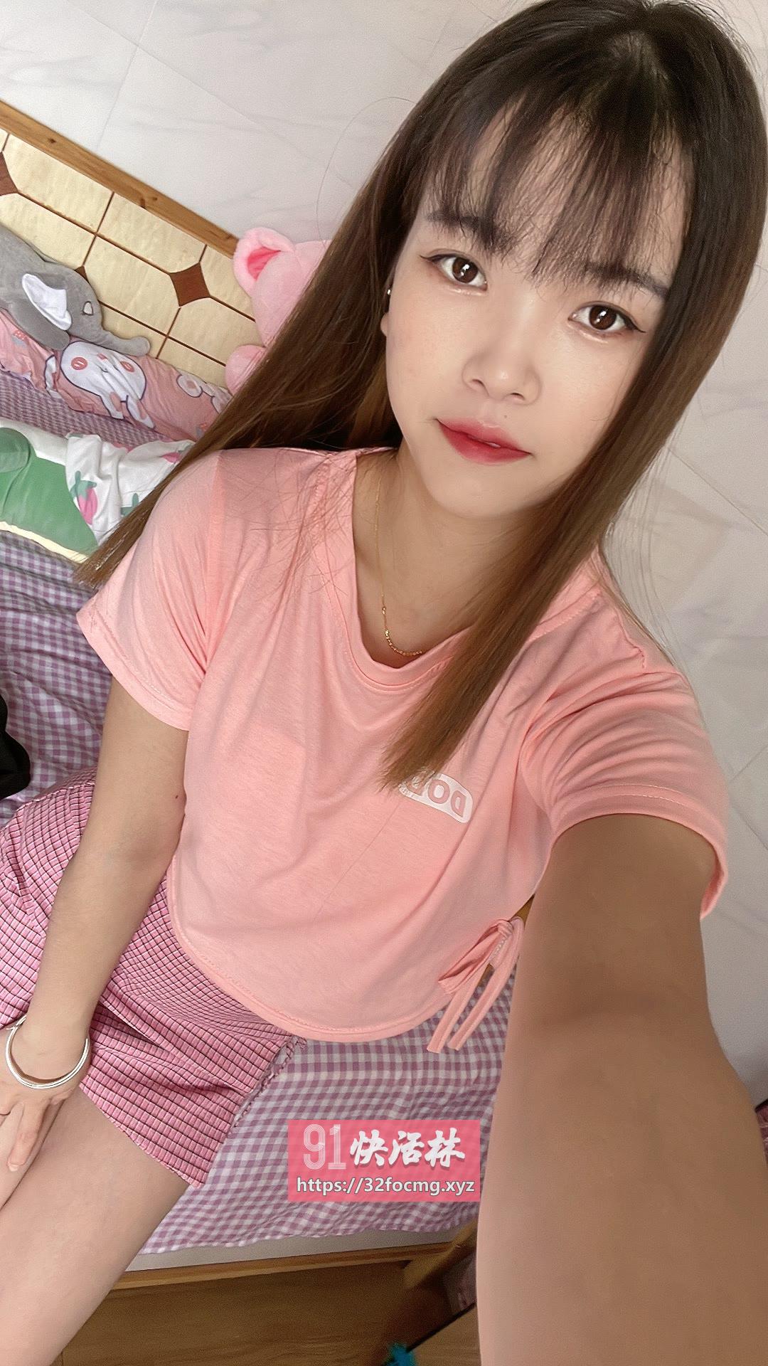纯情尤物制服小猫咪