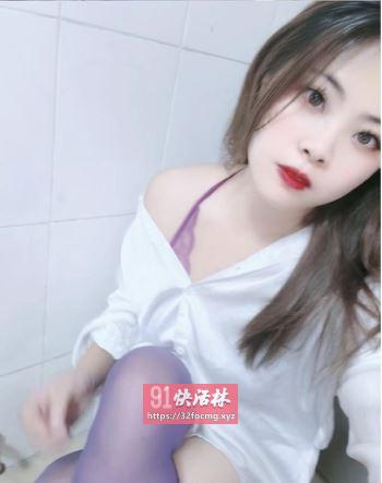 河东年轻漂亮小姐姐认真服务