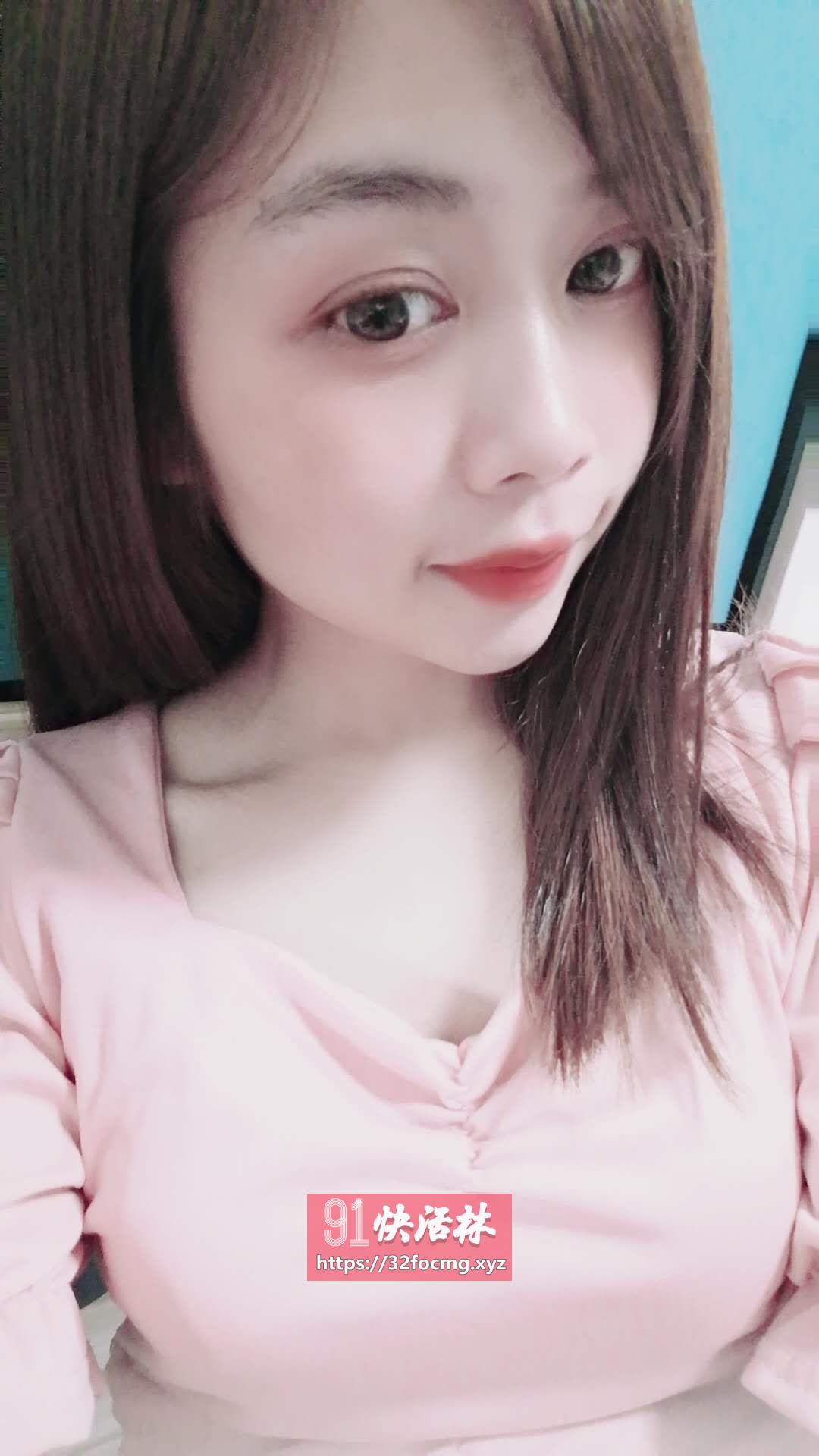 性感大胸萌妹子