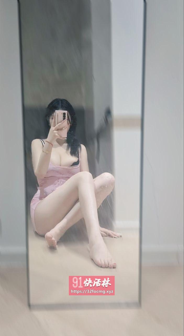 童颜巨乳小小