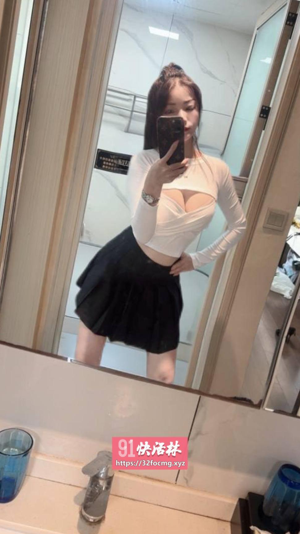 邂逅妩媚服务控御姐