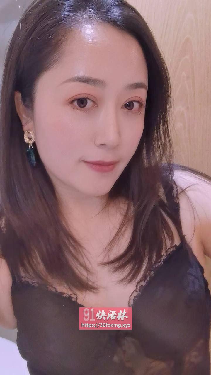 高挑成熟美妇