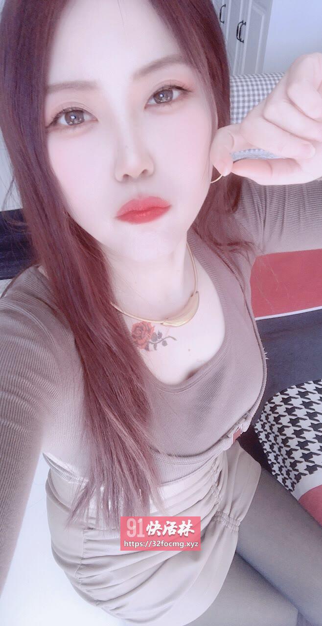 年轻漂亮妹子