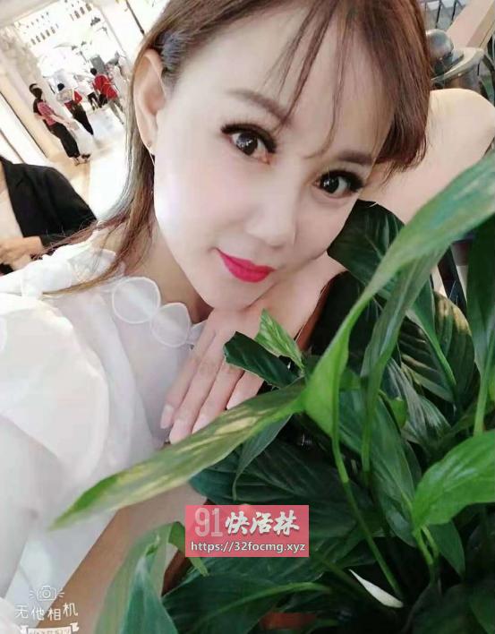 一个服务控妹子