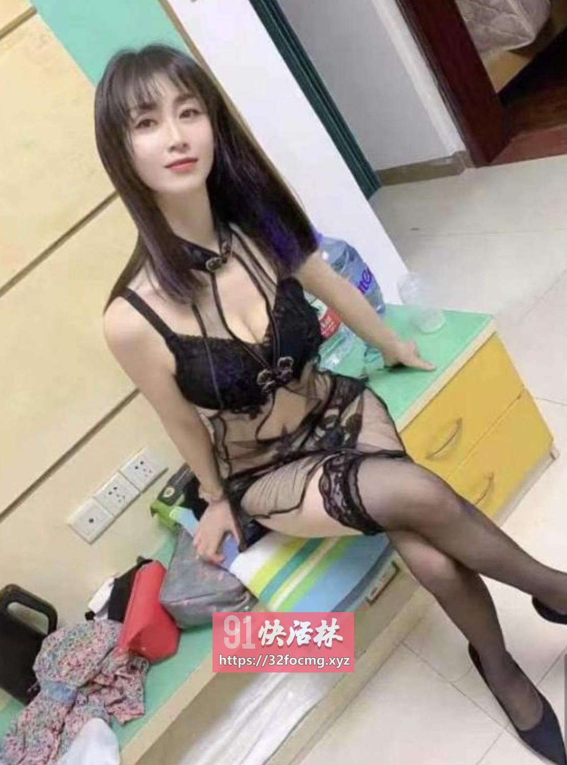 吊带黑丝御姐全套服务一流