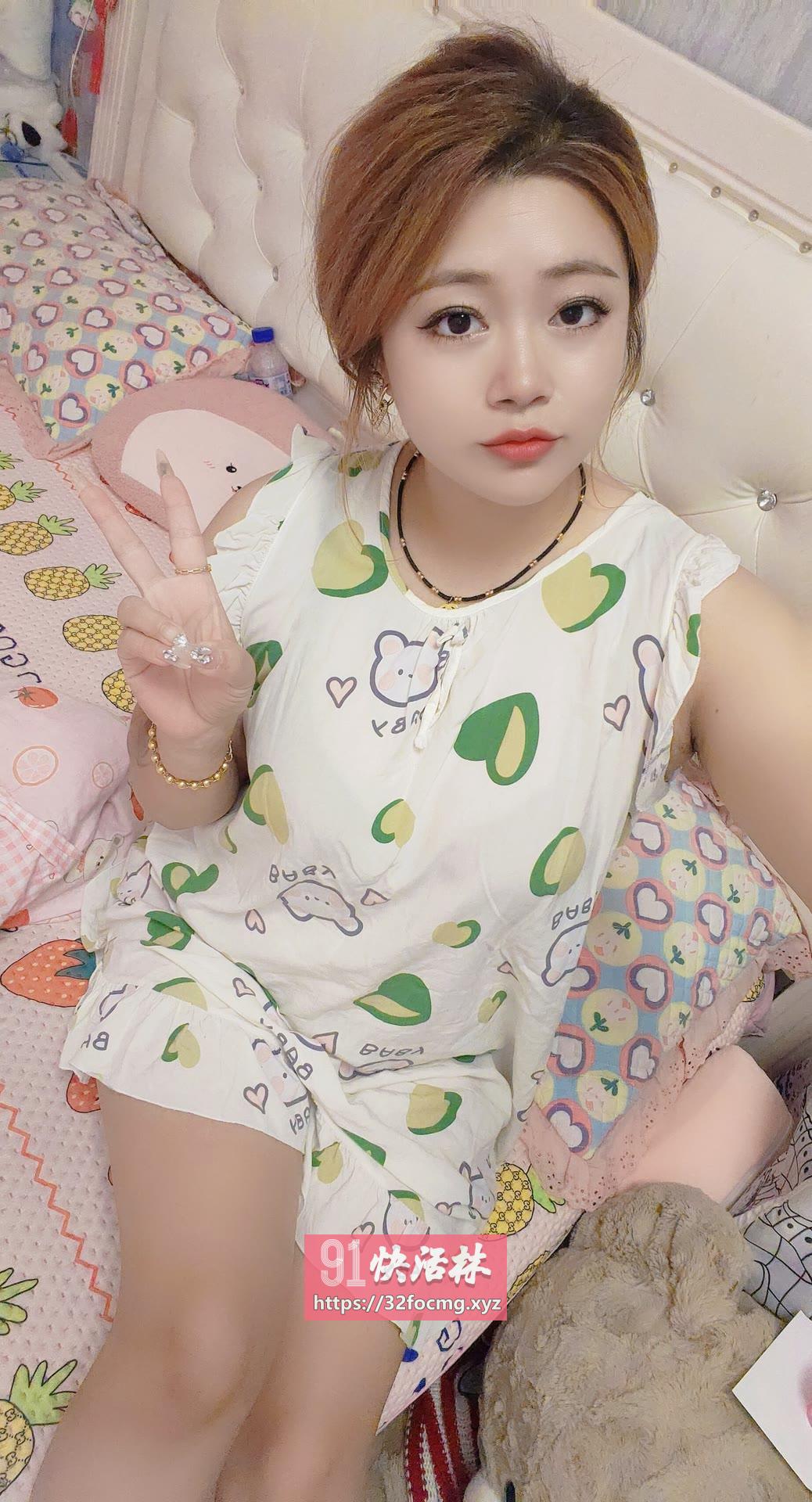 服务系大奶御姐