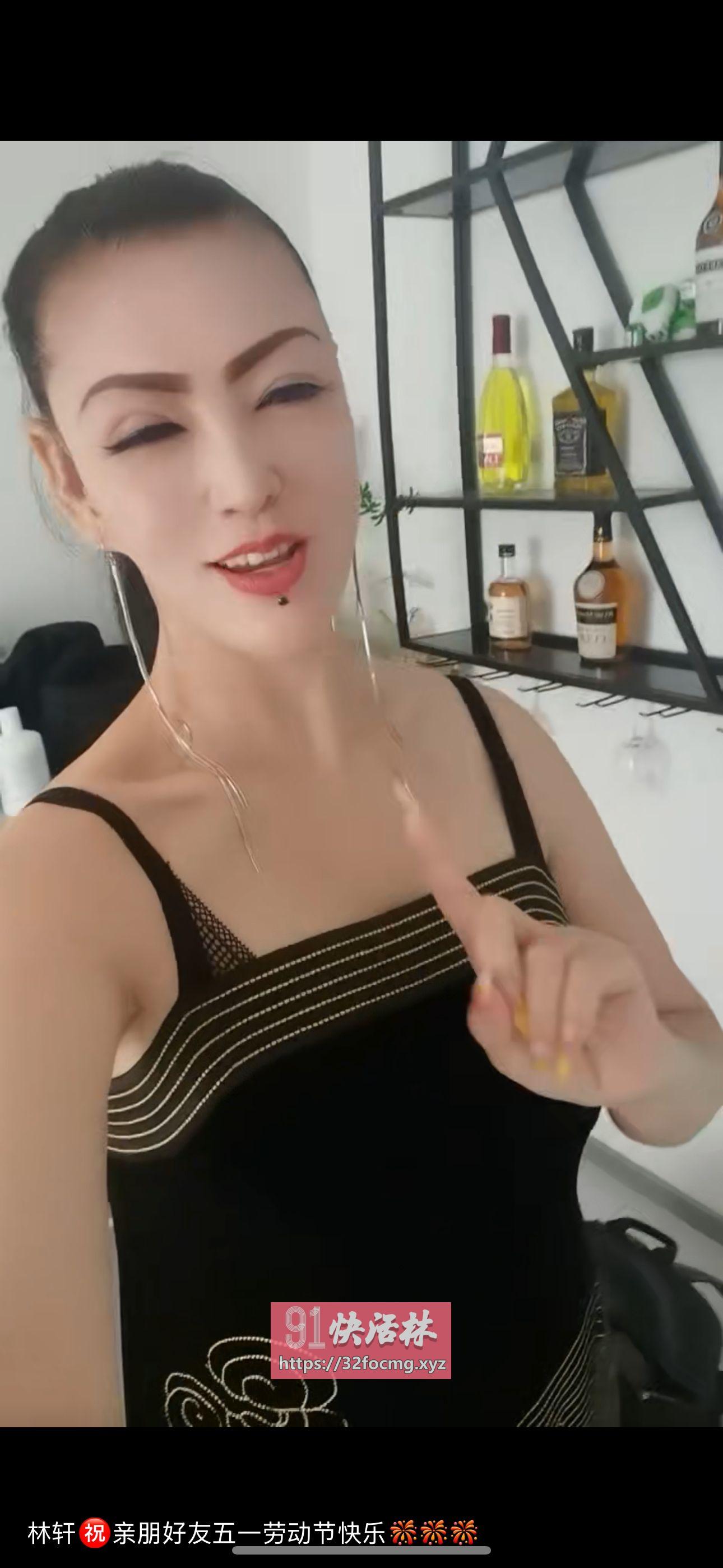 满身纹身骚熟女
