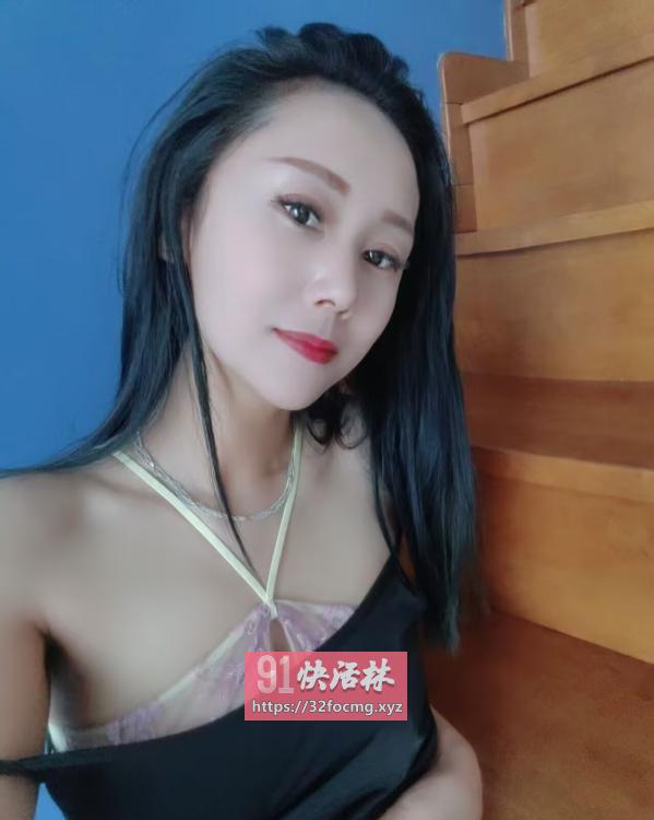 体验兼职水多小少妇