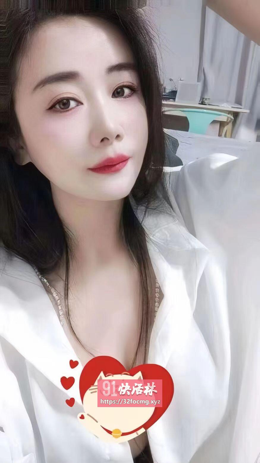 制服口爆深喉舔蛋水床