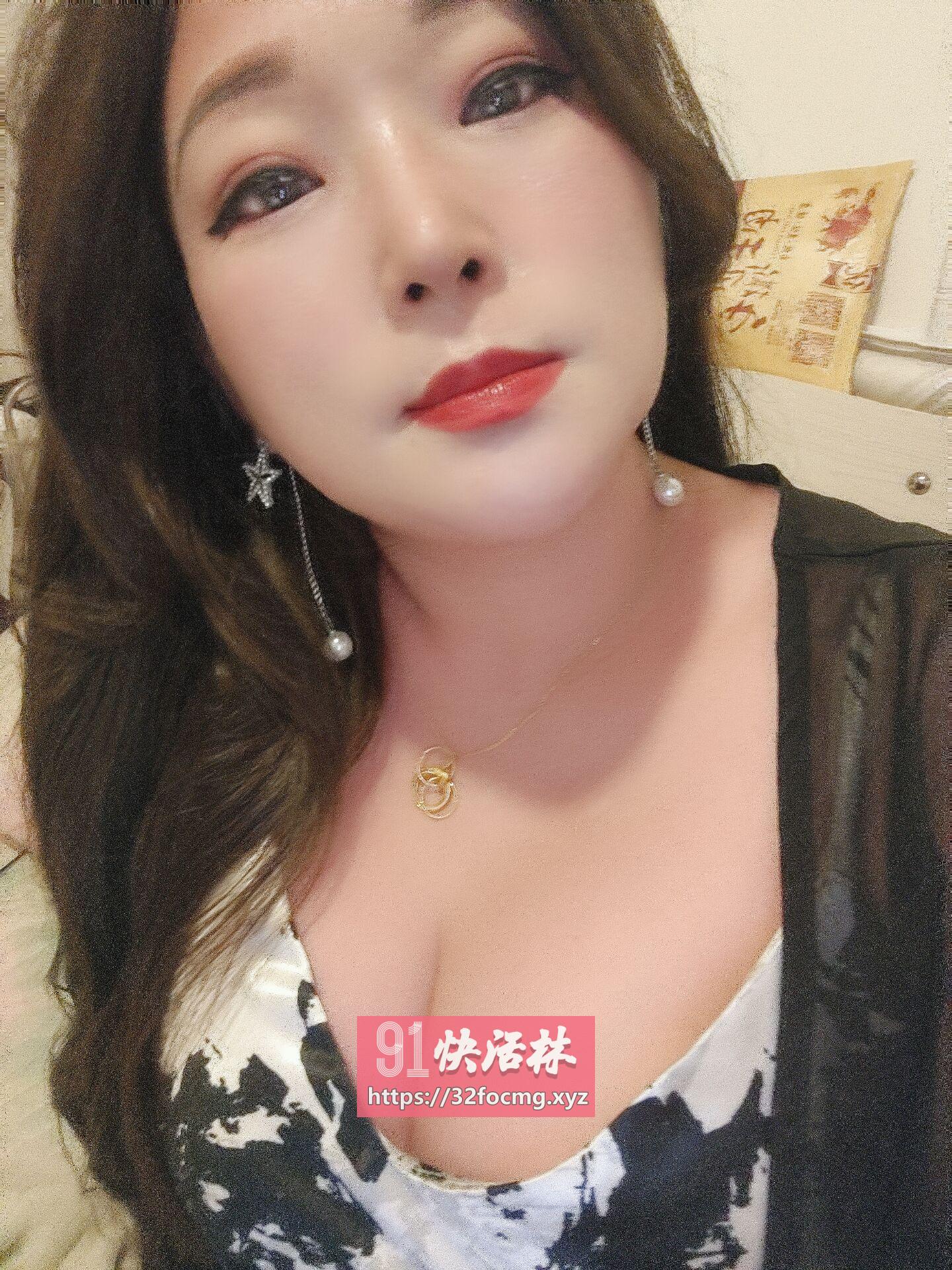 三通骚臀老师
