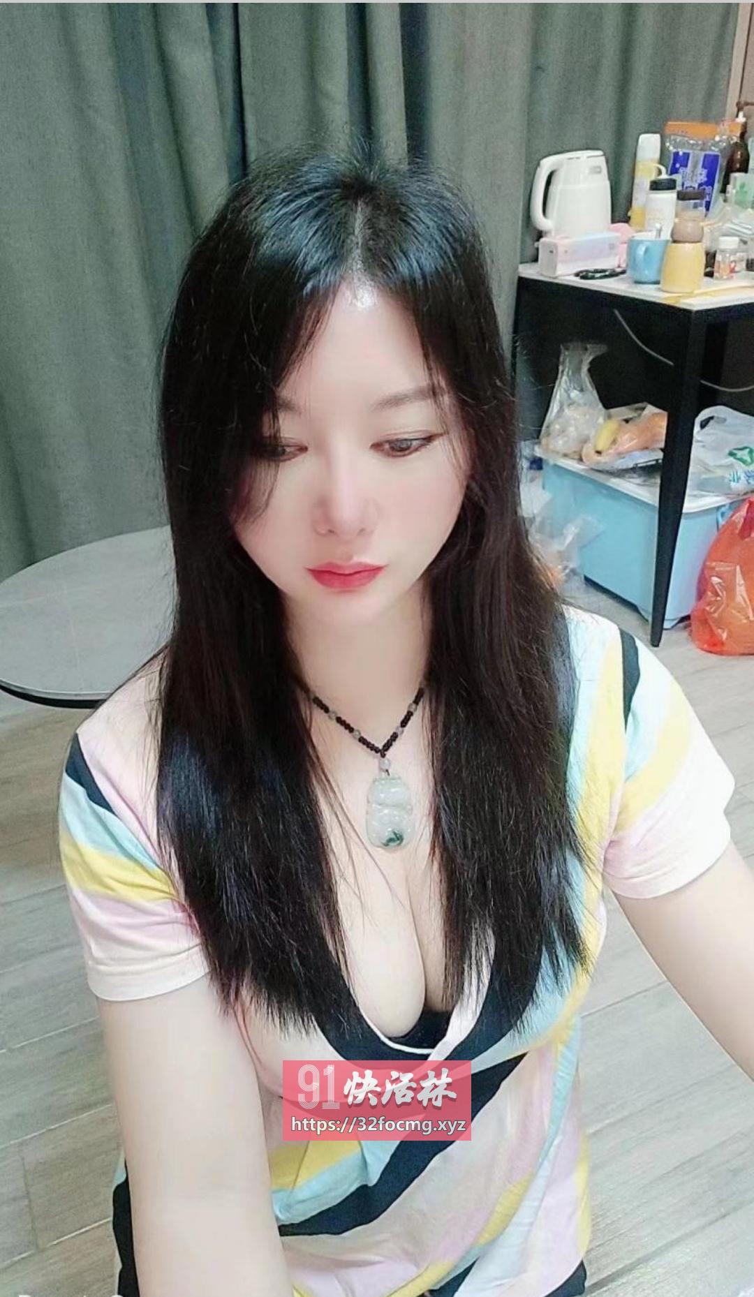 性感大奶少妇