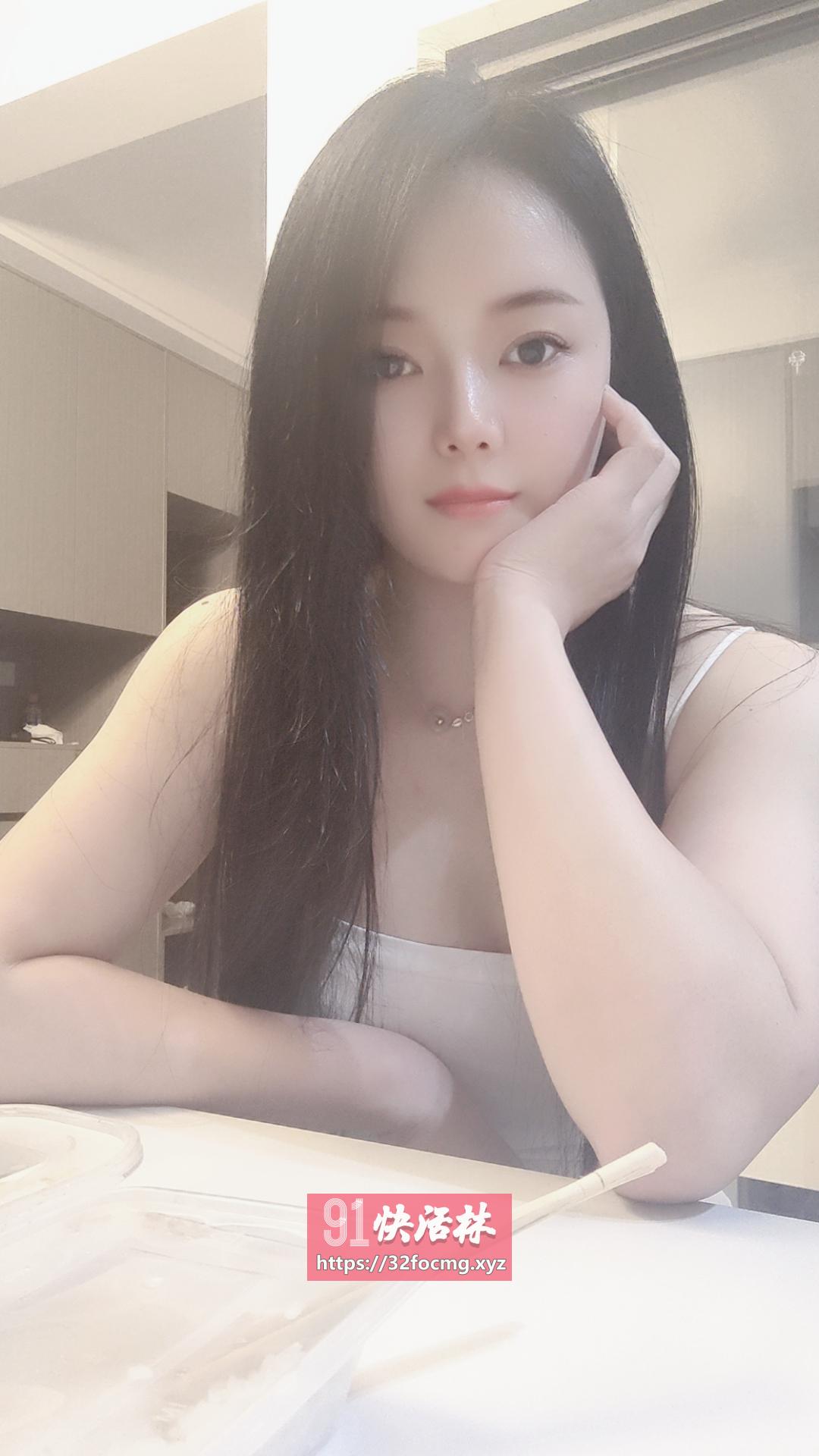 丰满型小姐姐