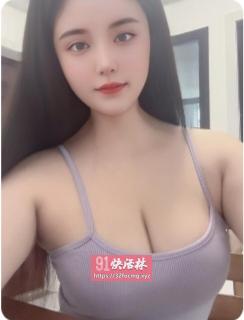 前凸后翘萝莉嫩模