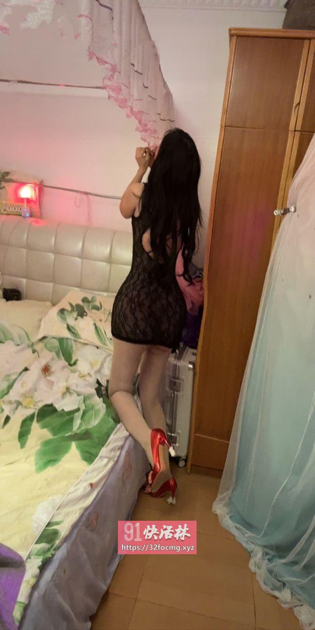 兼职小嫩逼服务好水又多