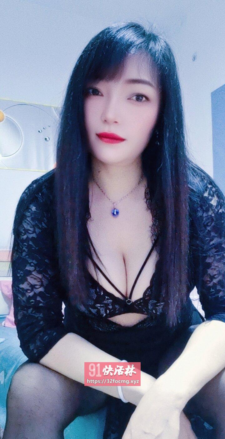 大屁股三通熟女