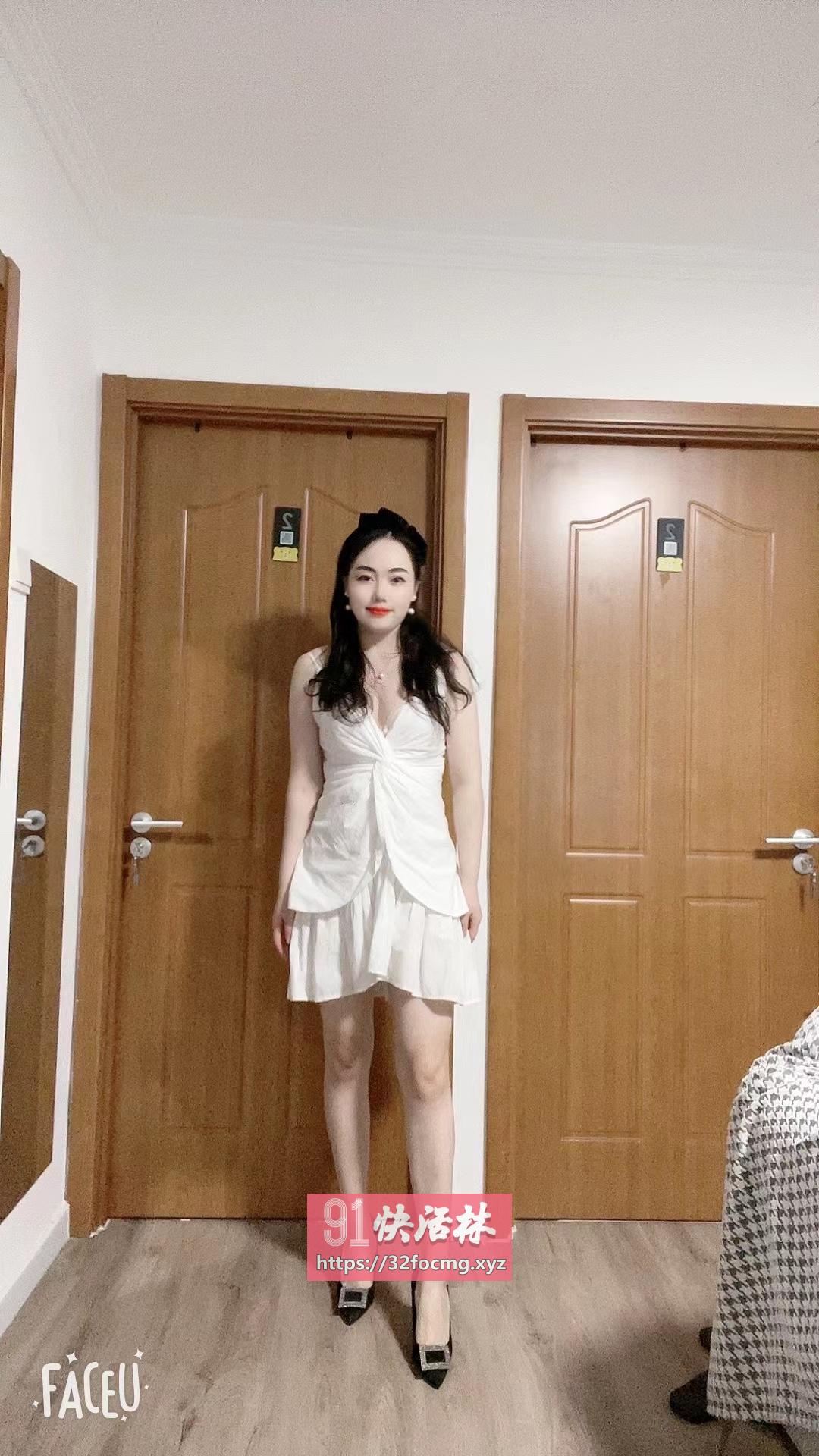 天通苑白皙气质少妇