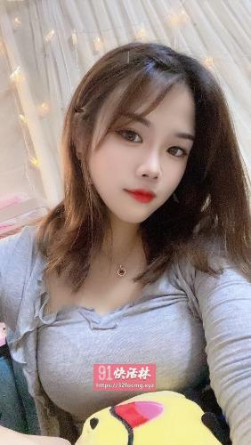 中项口爆很爽的妹子