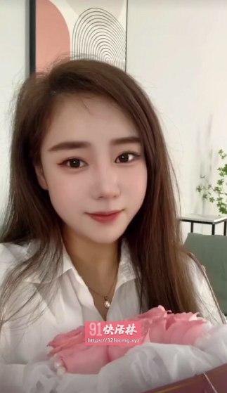  吸力十足榨汁妹