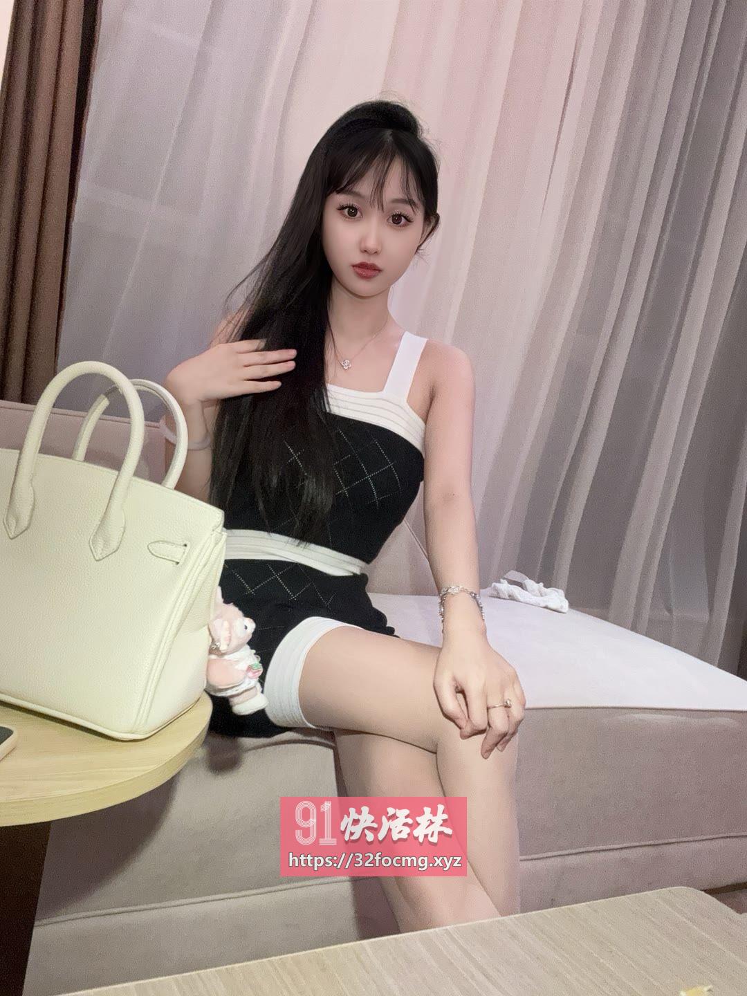 白白嫩嫩娃娃脸筷子腿说话娇滴滴