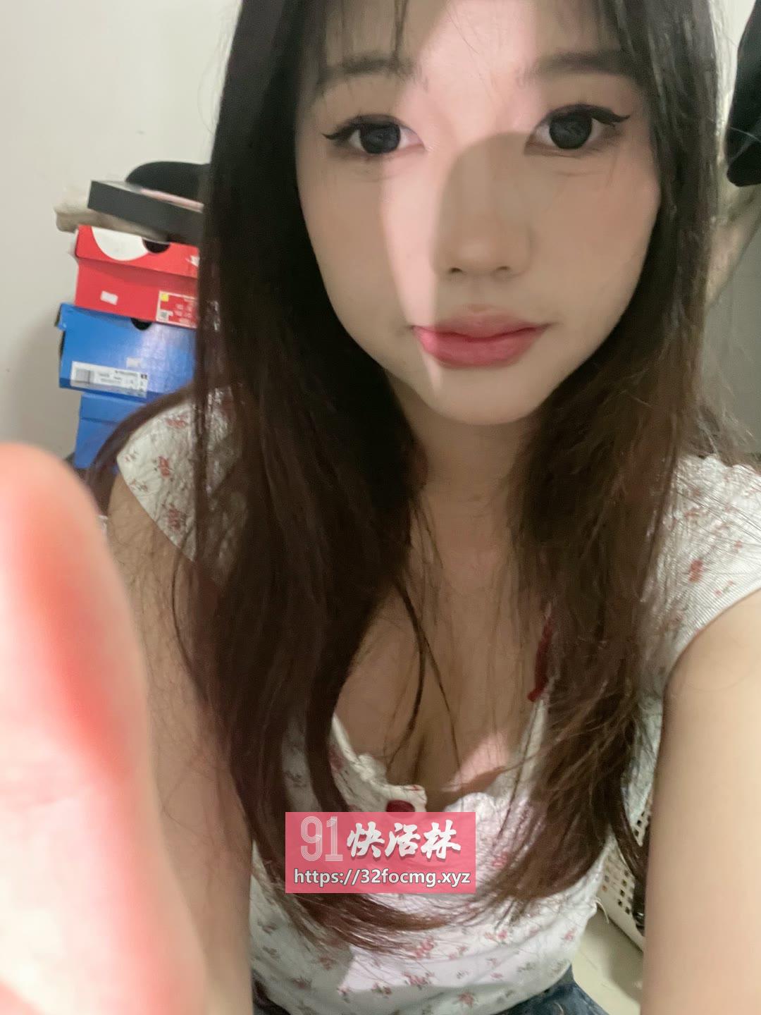 清纯外表下的烧杯能夹会吸