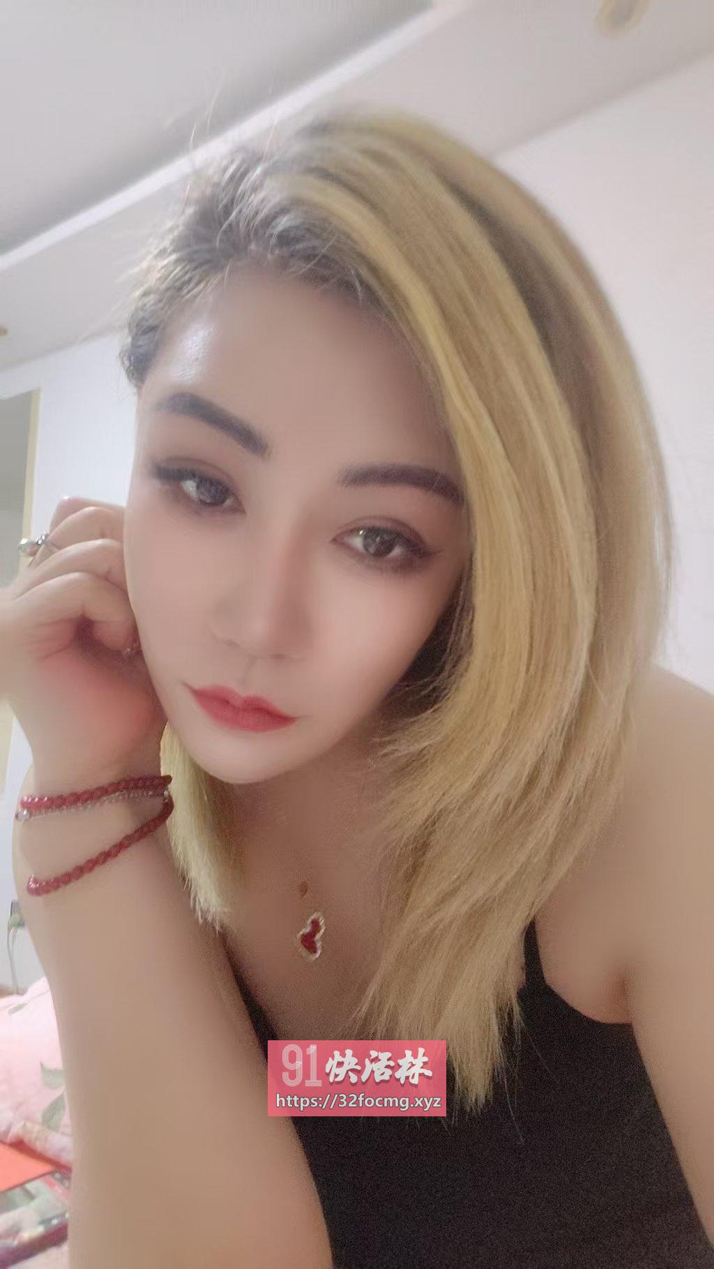津南长腿小骚货