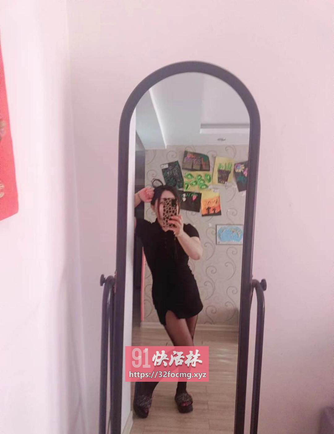 喷水大奶姐姐