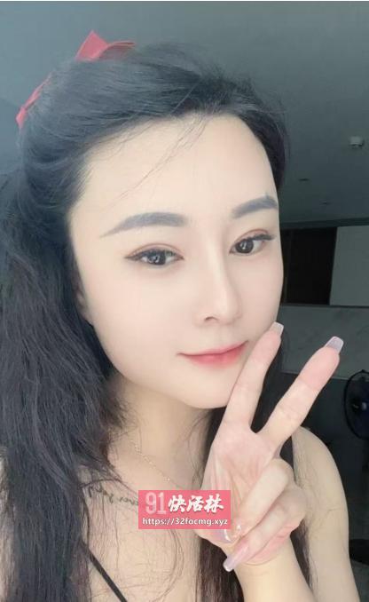 黑长直御姐静静