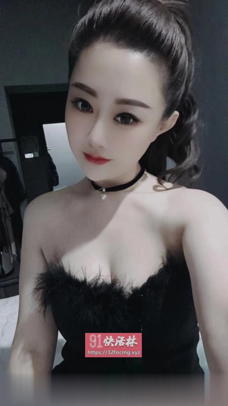 巨乳丰臀泄火小姐姐