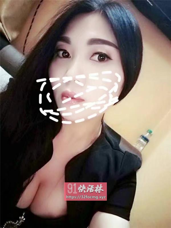 E胸性感少妇