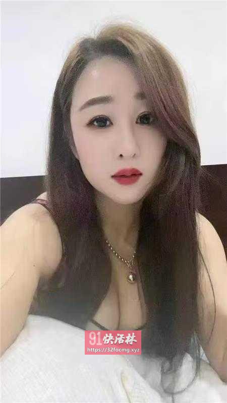 性感巨乳骚货叫声淫荡活好