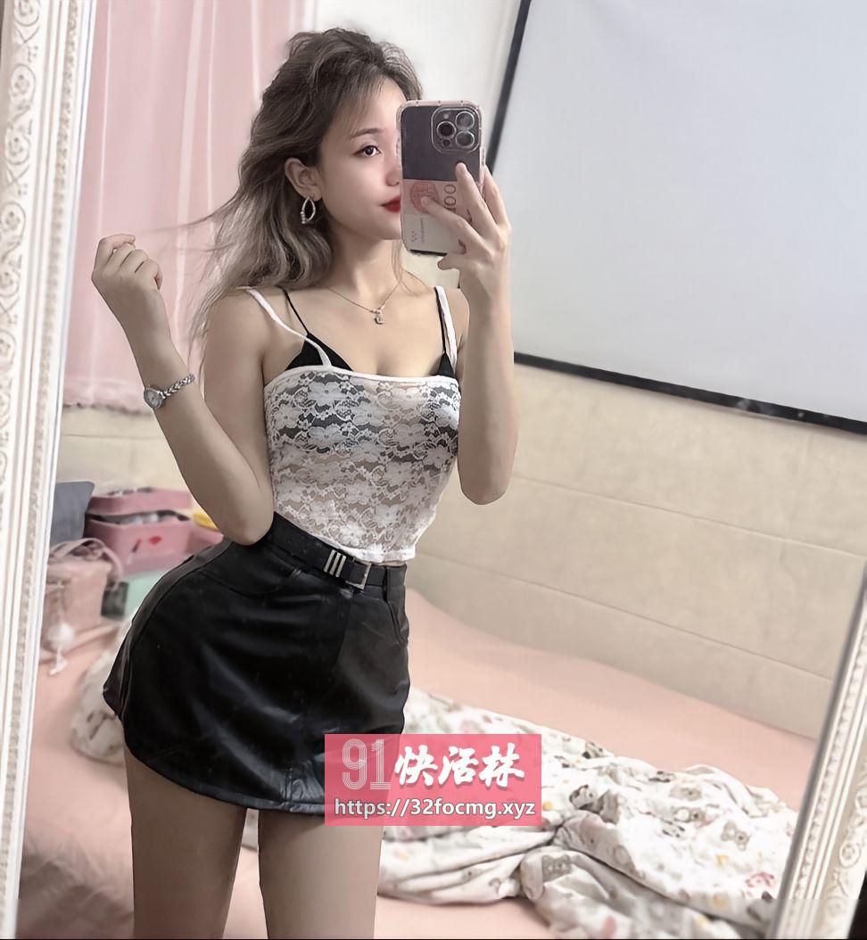 镜湖制服妹逼真的嫩
