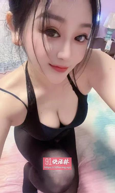 大奶骚妇极度诱惑