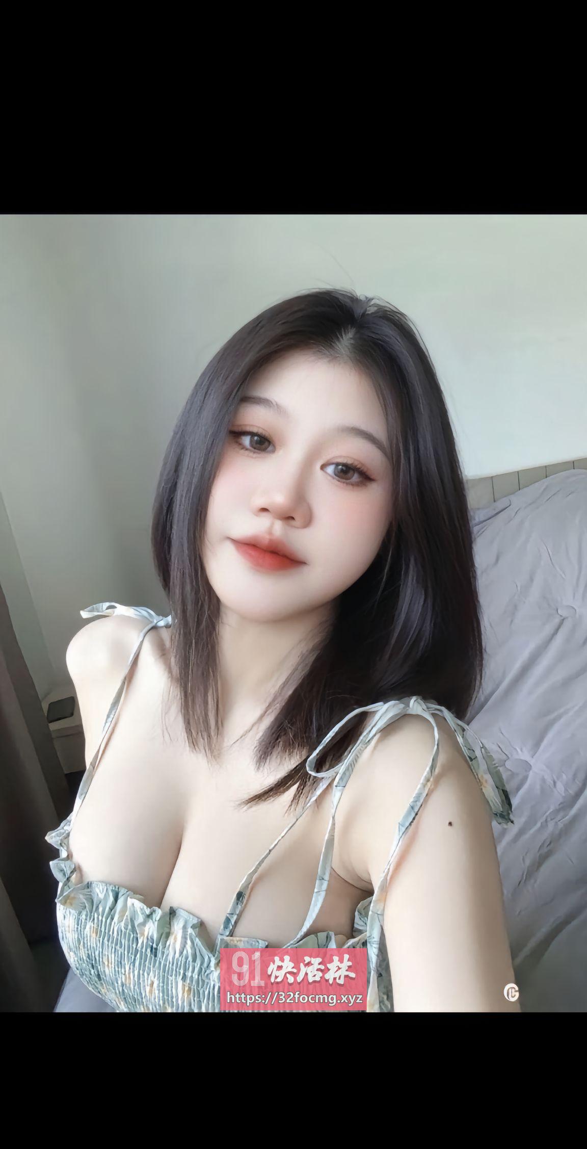 年轻漂亮腰细活好的骚货