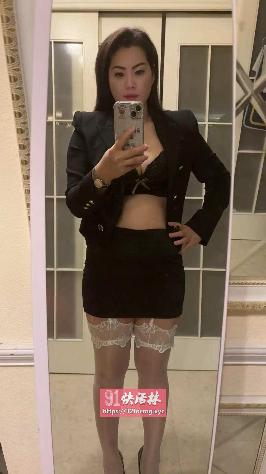 坛子口38C翘臀熟女姐姐