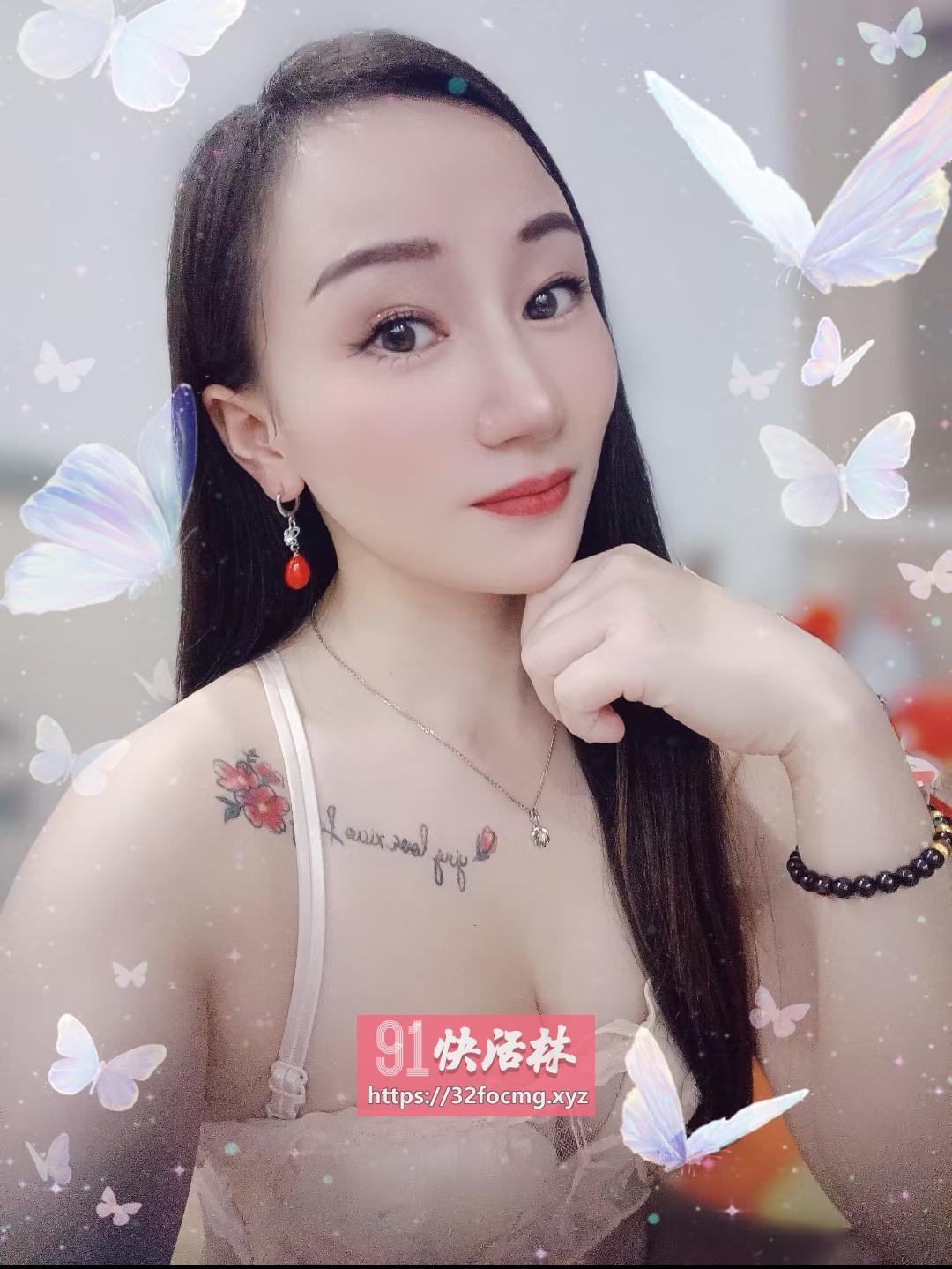 性价比高的小巧少妇