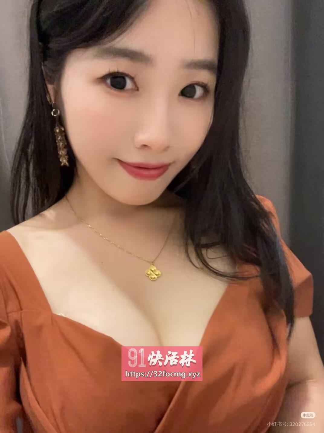 高颜值美乳御姐