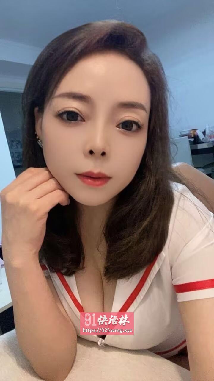 轻熟骚妇38F罩杯