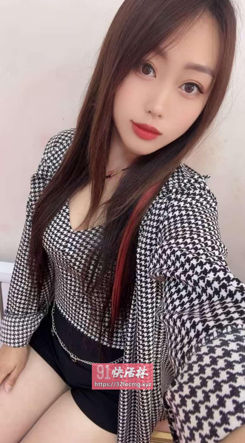 丰满水润肉臀服务型御姐