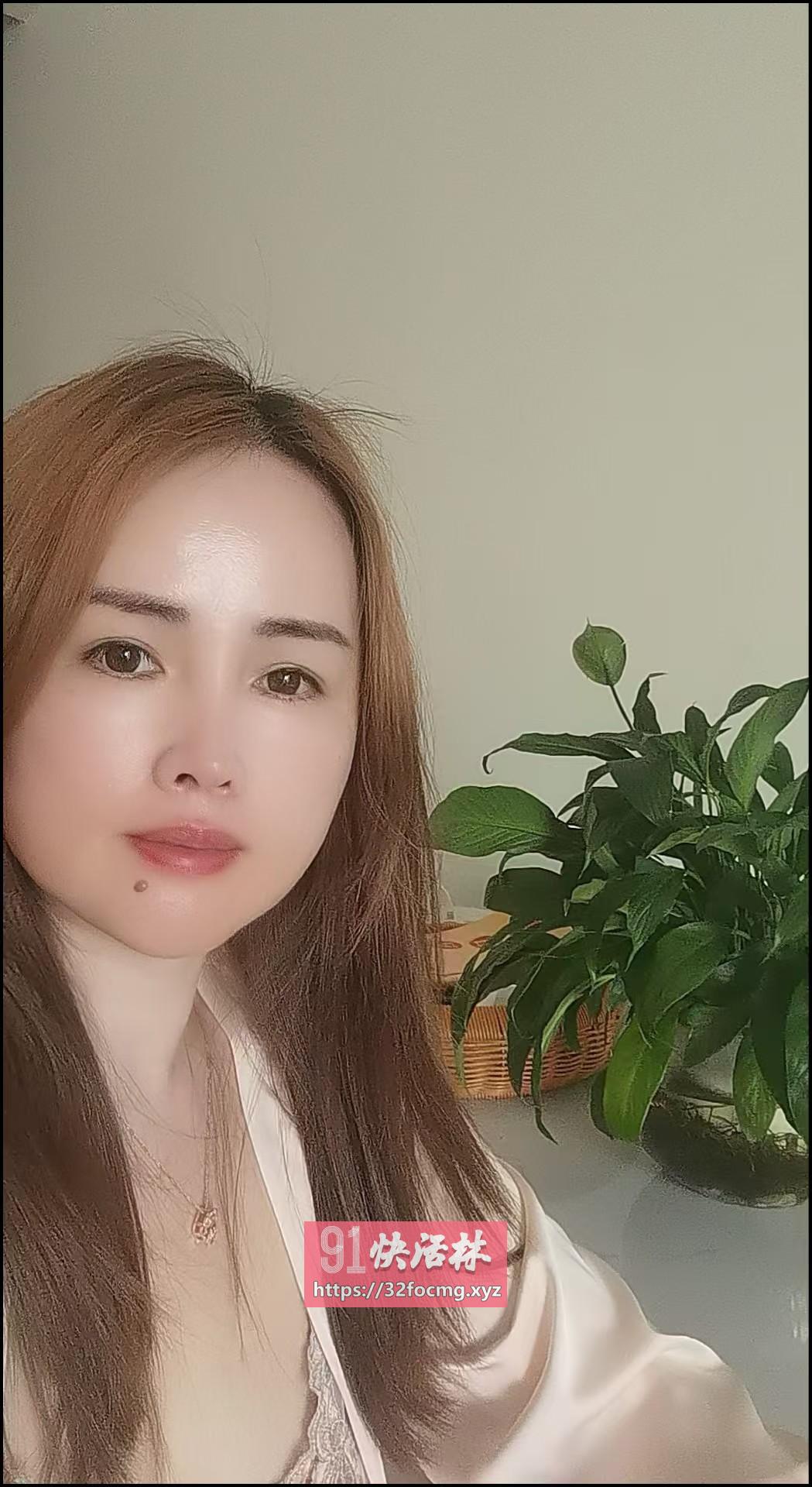 少妇的奶很粉嫩