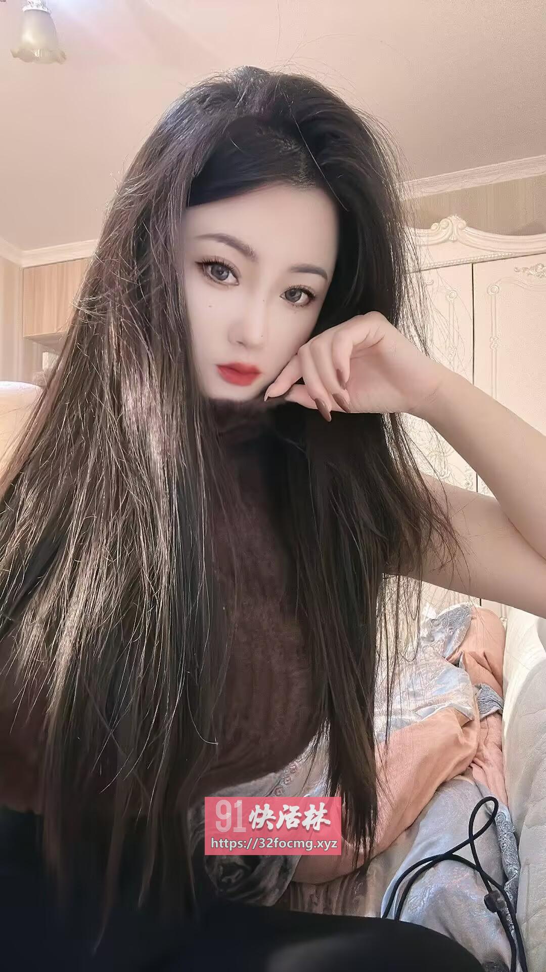 佛山桥身材火辣姿势花样百出