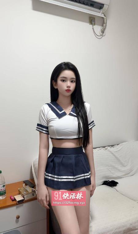 清纯粉嫩小妹