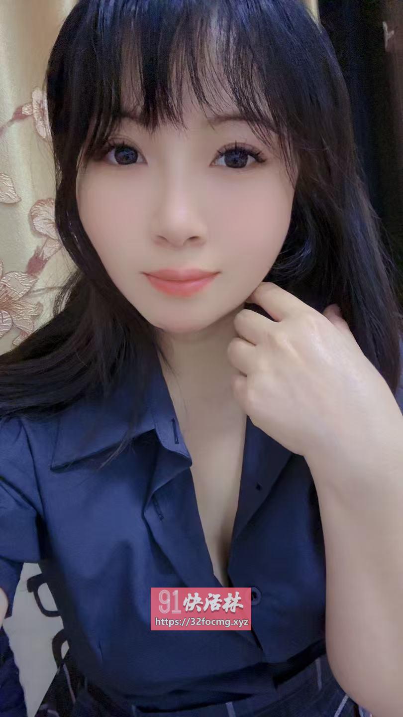 打卡白云打奶糖糖