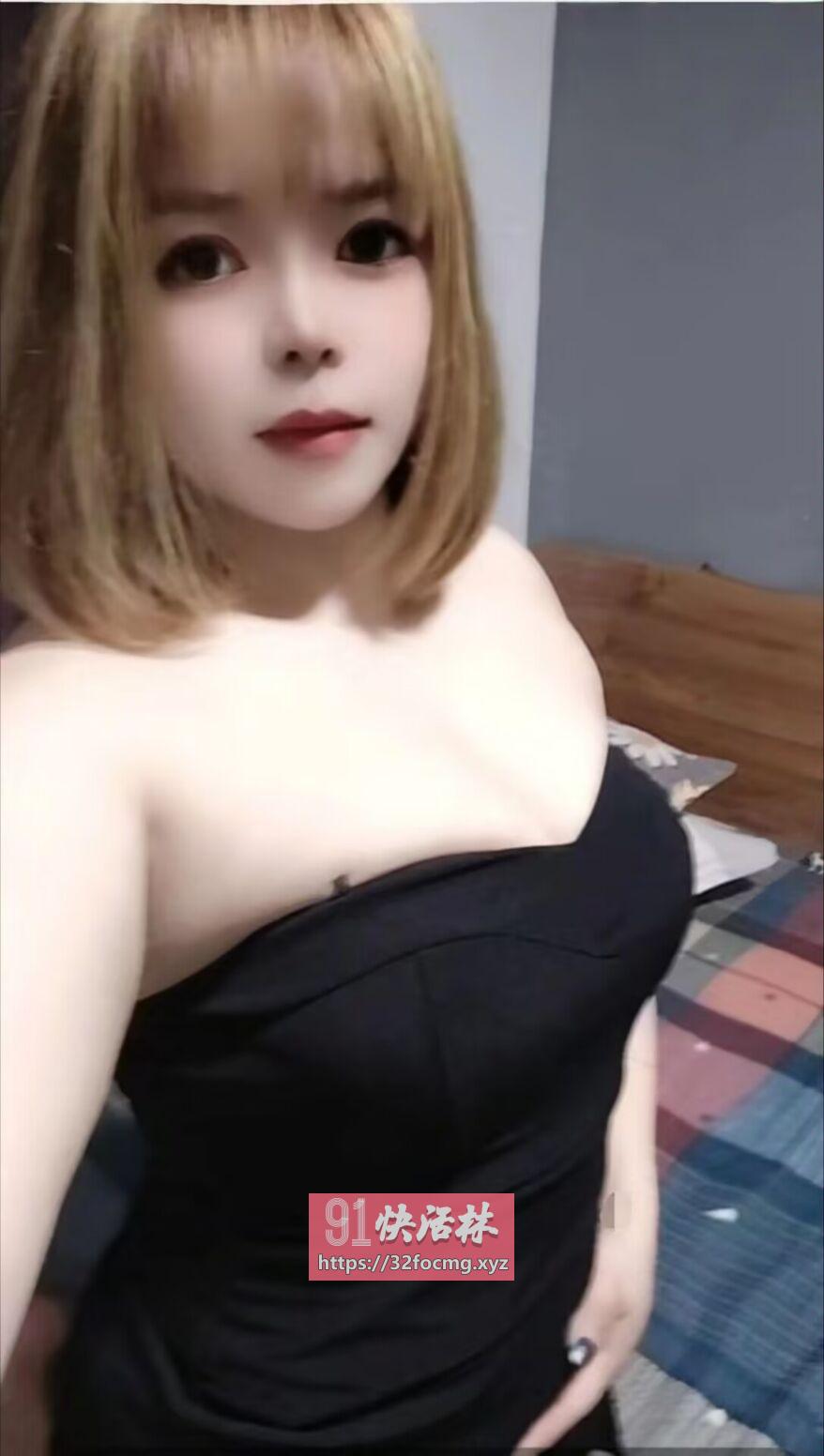 黑丝肉感十足兼职尤物