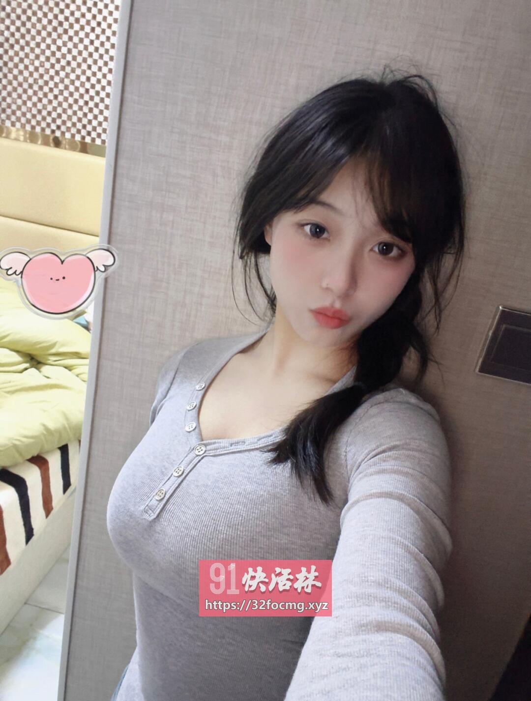 温柔粉嫩多汁年后新来的兼职