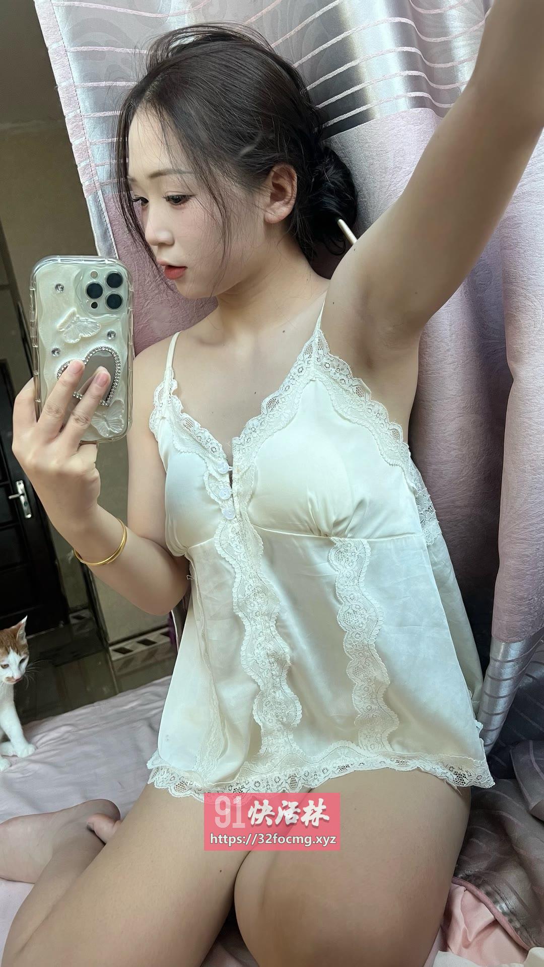 朝阳妩媚小妞性瘾有点大
