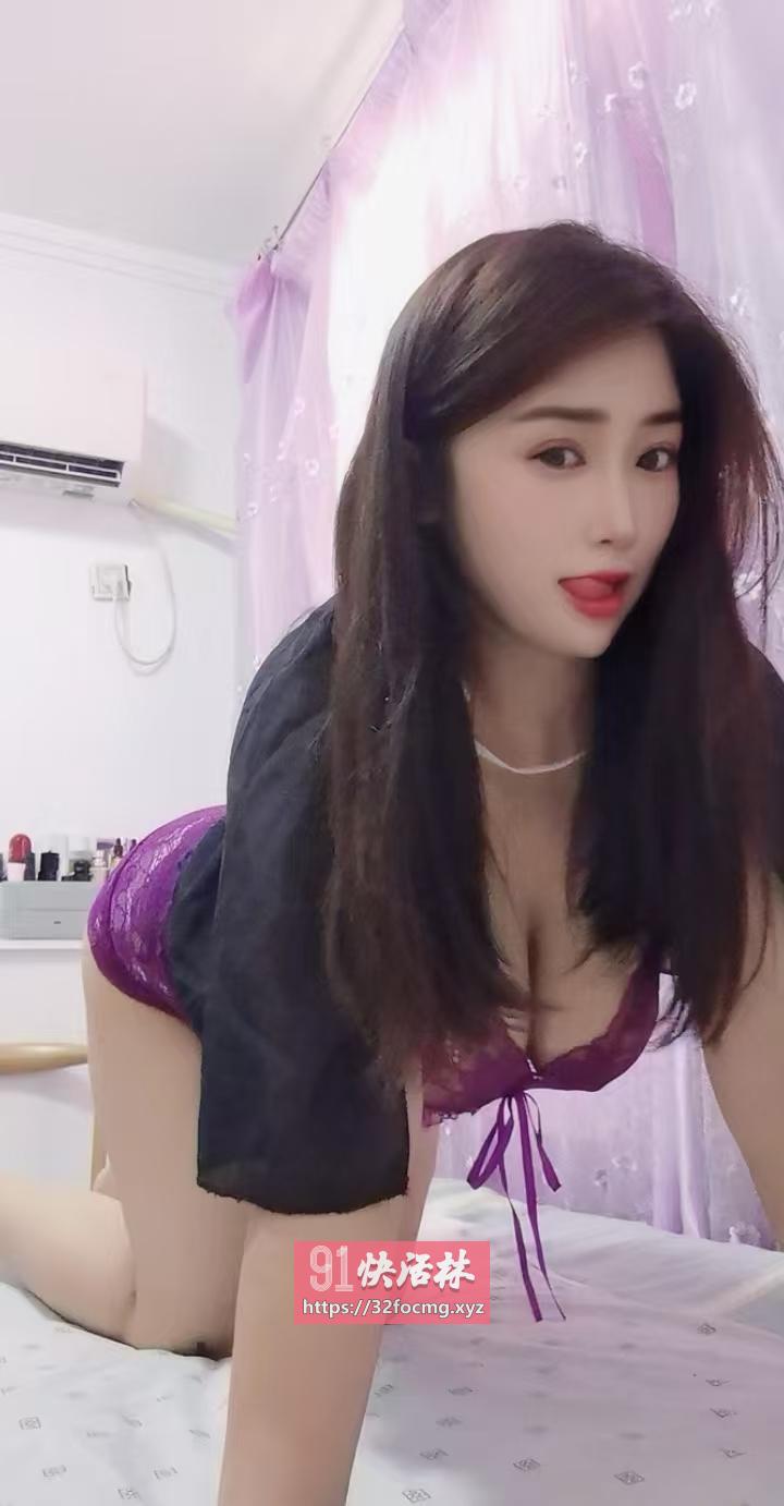 上粉下紧的妹妹