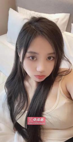 性感大长腿翘臀小骚货